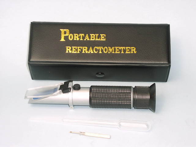 Refractometer with ATC (Automatic Temperature Compensation).