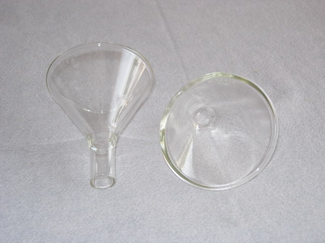Funnel , Short stem, Glass (Pyrex) - 75 mm.
