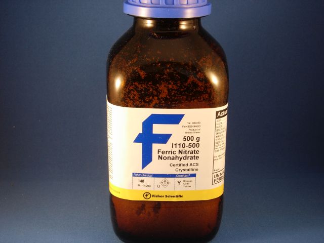 Ferric Nitrate, 9-Hydrate, Crystal (ACS)