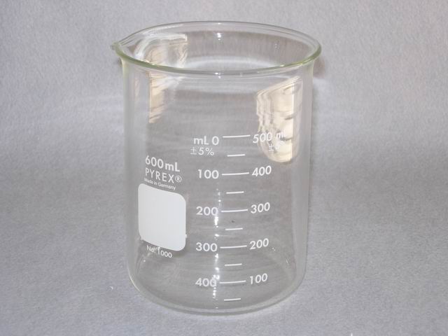 Beaker with Spout - 600 mL.